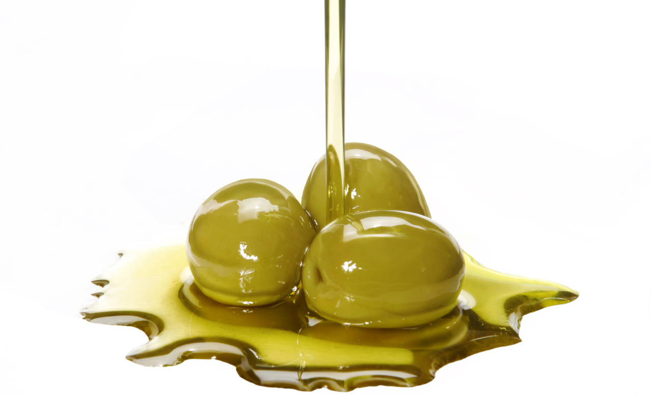 there are many ways to use olive oil for hair