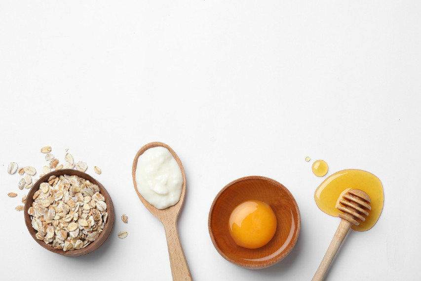 Avena, yogur, huevo y miel son remedios caseros para la caída del cabello
